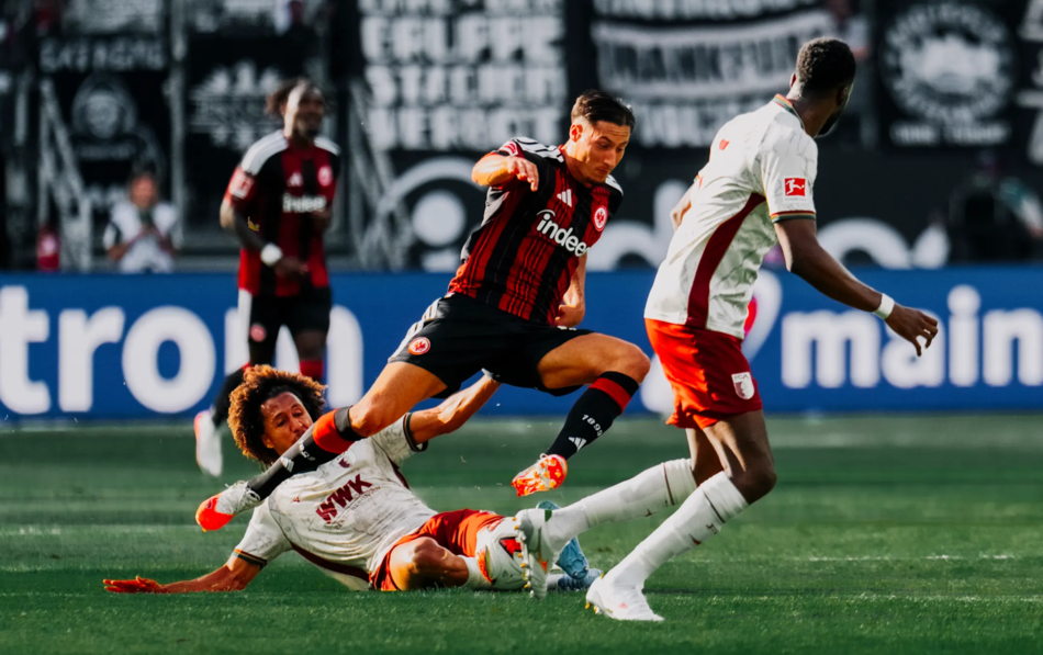 Eintracht Frankfurt vs Augsburg (22:30 - 06/09)